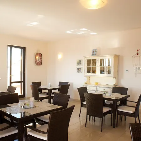 Paciotti 4* Трани