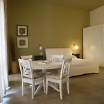 Paciotti Nocleg ze śniadaniem 4*