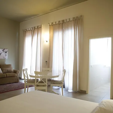 Paciotti 4* Трани